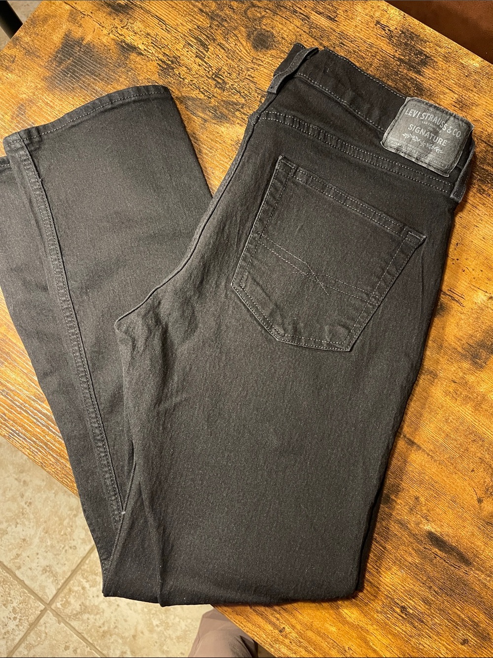 Levi's Men's Black Slim Straight Jeans